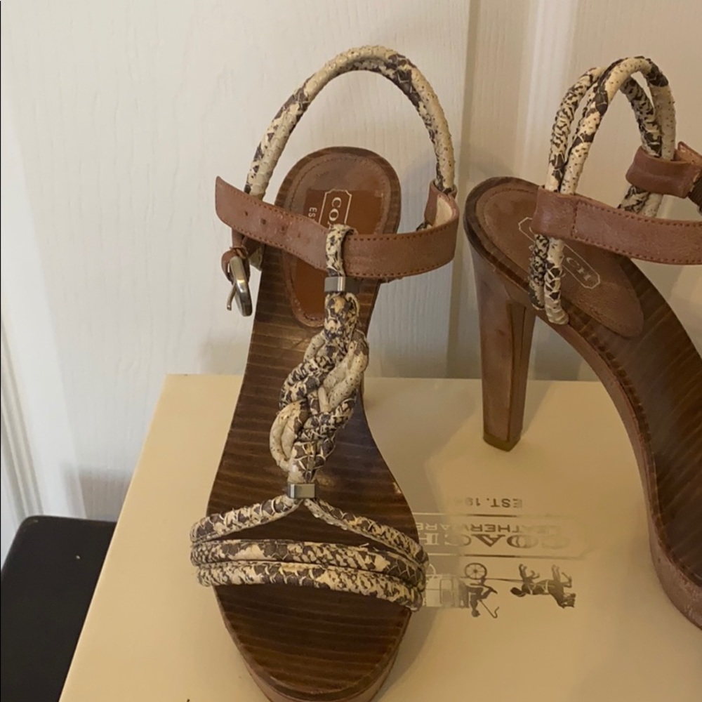 Heels (Coach) - Picture 4 of 7
